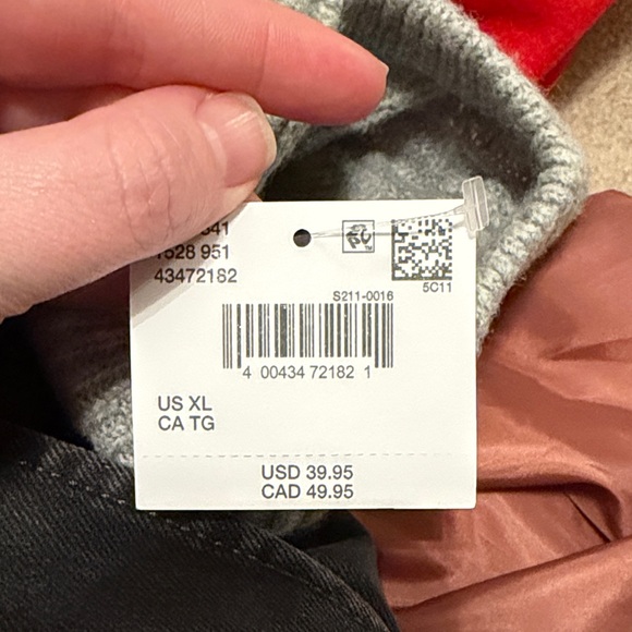 American Eagle Gray Cable Knit Sweater Vest - Picture 5 of 5